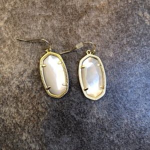 Kendra Scott earrings, EUC!